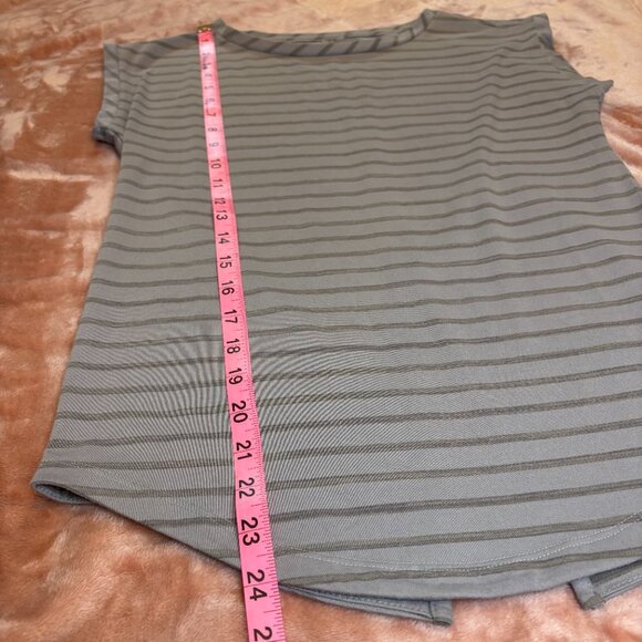 Mountain Hardware Women's Gray Stripe Sleeveless Top Split Back Size XS #177 - Picture 5 of 8